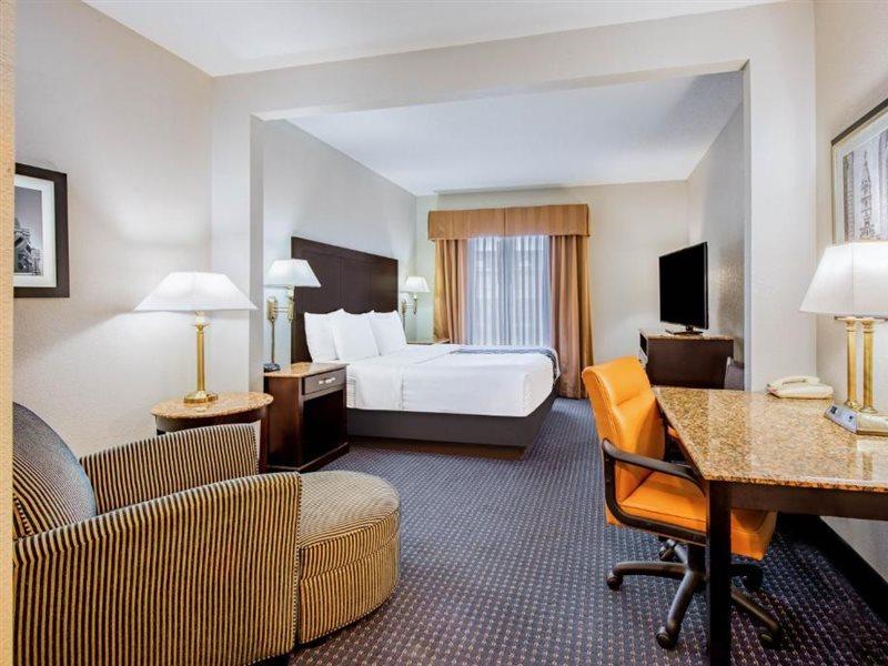 La Quinta By Wyndham Mt. Laurel - Philadelphia Hotel Mount Laurel Exterior photo