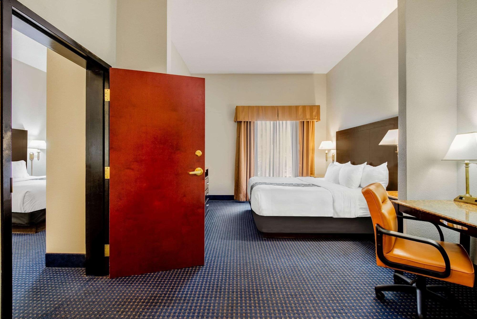 La Quinta By Wyndham Mt. Laurel - Philadelphia Hotel Mount Laurel Exterior photo