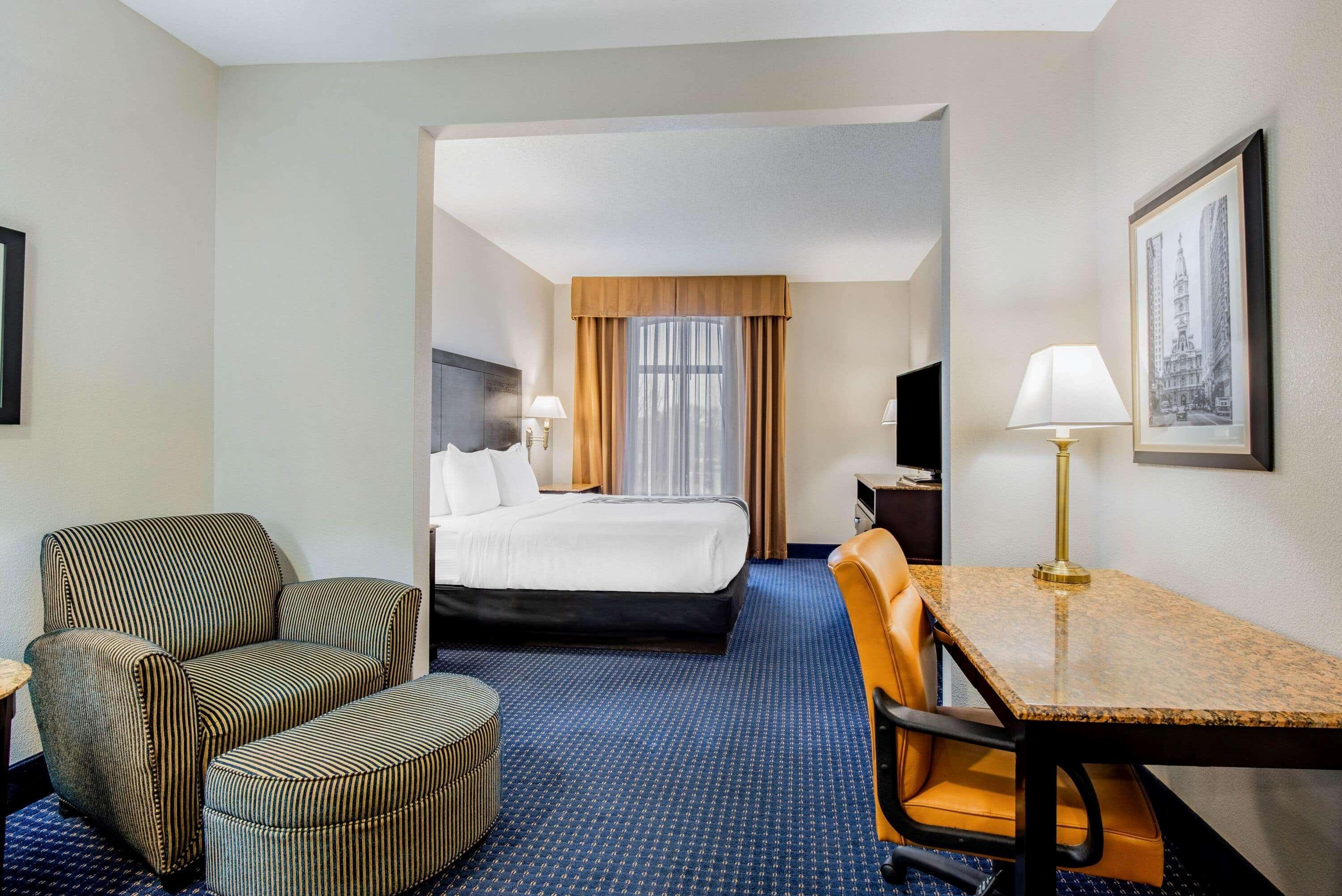 La Quinta By Wyndham Mt. Laurel - Philadelphia Hotel Mount Laurel Exterior photo
